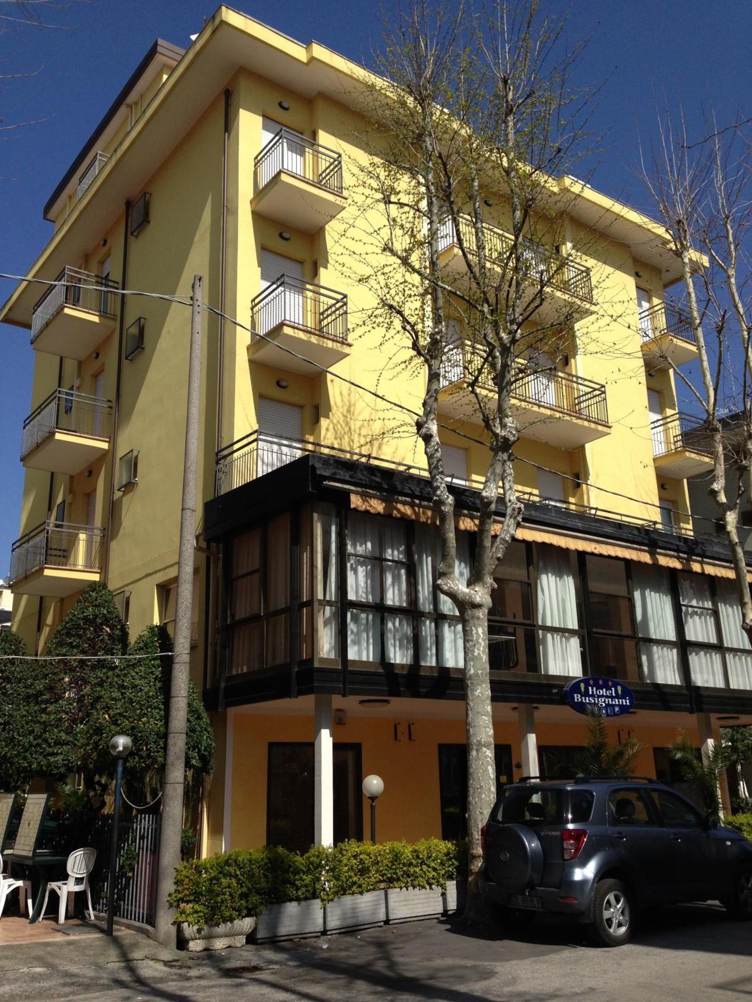 Staying In Rivabella: 3 Airport Hotels Compared