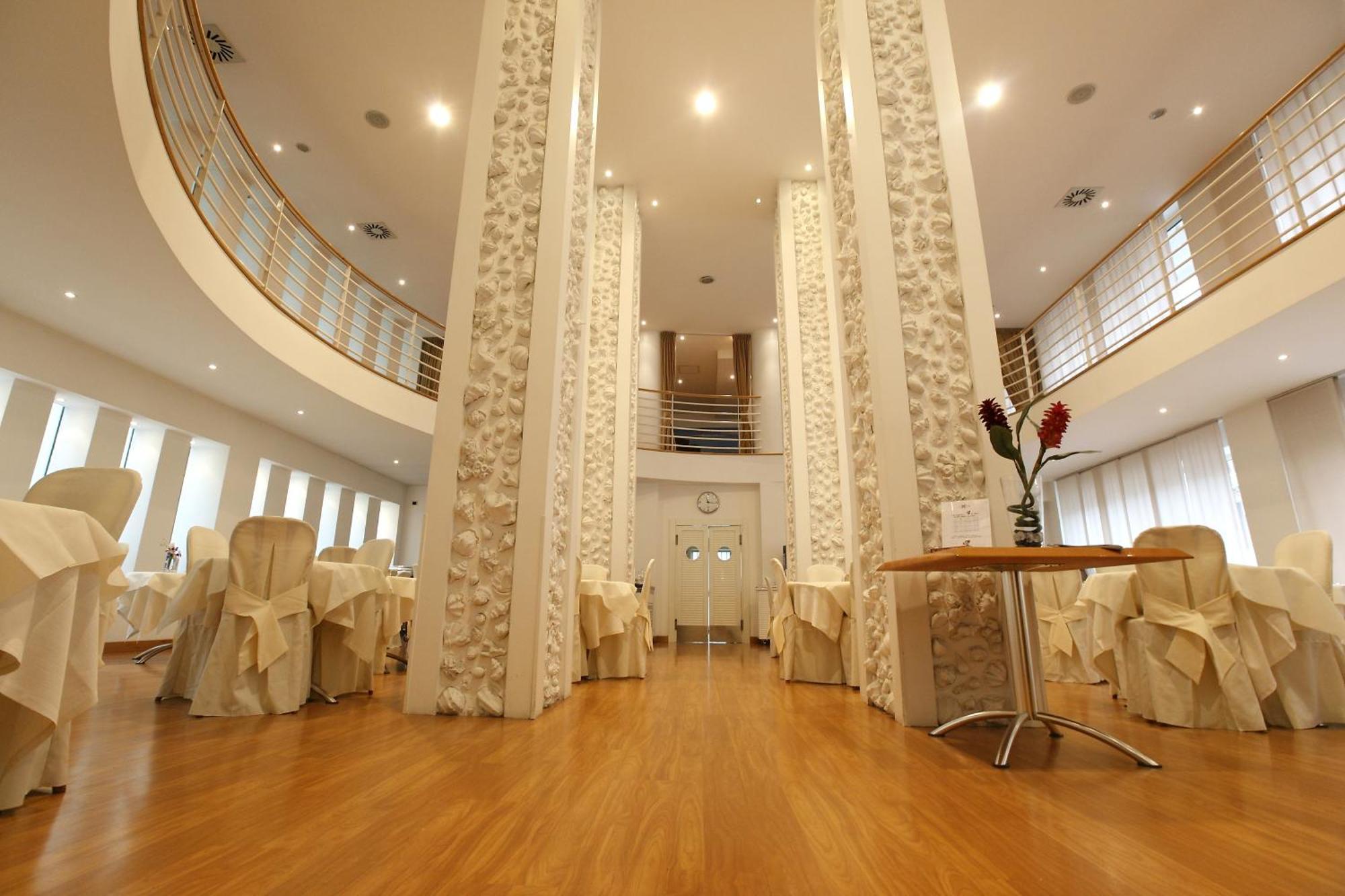 6 Smart Design Hotels in Marina Centro Worth Booking